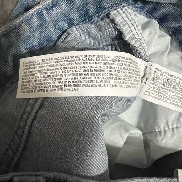 Forever 21 Blue Wide Leg Embroidered Strawberry Bow Jeans Size Large - Picture 14 of 16